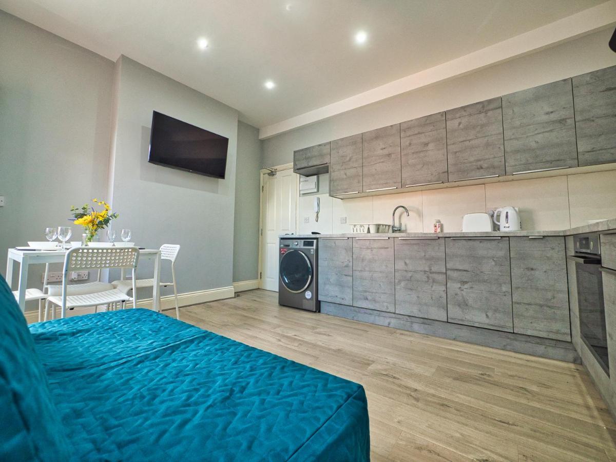 Stunning Property Fully Refurbished Бирмингем Экстерьер фото